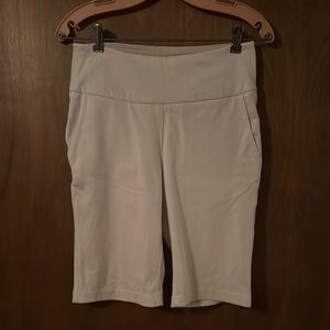 Casual identity Elegant Cream Shorts